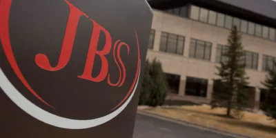 JBS (JBSS32) sobe na Bolsa após anunciar plano para dobrar produção na Arábia Saudita