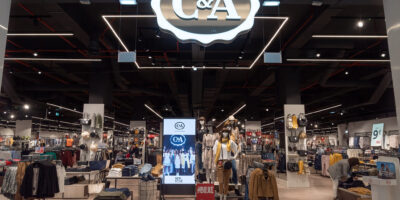 Fora do Ibovespa, C&A (CEAB3) e Tenda (TEND3) surpreendem com maiores altas da Bolsa em 2023; Veja os números