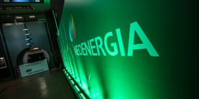 Neoenergia (NEOE3) firma acordo milionário com EDF; confira detalhes