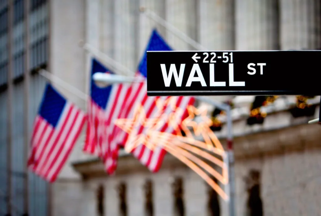Dólar cai após payroll forte, mas guerra no Oriente Médio segue no radar