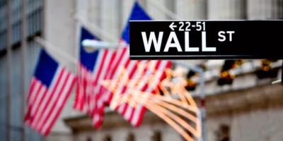 Dólar cai após payroll forte, mas guerra no Oriente Médio segue no radar