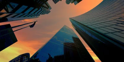 Confira os 5 fundos imobiliários que mais caíram em outubro; SPTW11 despenca 20%