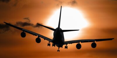 Boeing (BOEI34) admite culpa em caso que envolve quedas fatais do 737 MAX