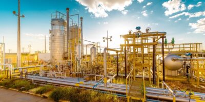 PetroReconcavo (RECV3) e Eneva (ENEV3) estudam fusão, diz jornal; ações sobem no Ibovespa