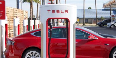 Tesla (TSLA34) registra 1º aumento em entregas trimestrais e supera expectativas