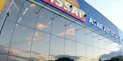 Assaí (ASAI3): Receita arrola R$ 1,26 bi em bens e ações despencam; entenda