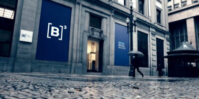 Ibovespa abre em 127 mil pontos; Casas Bahia (BHIA3) e Alpargatas (ALPA4) disparam no varejo; Vale (VALE3) e Petrobras (PETR4) caem
