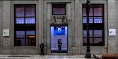 Radar: B3 (B3SA3) enfrenta processo bilionário, vendas da Cyrela (CYRE3) crescem 39% em prévia do 1T24 e Nubank (ROXO34) pode ser beneficiado por proibição
