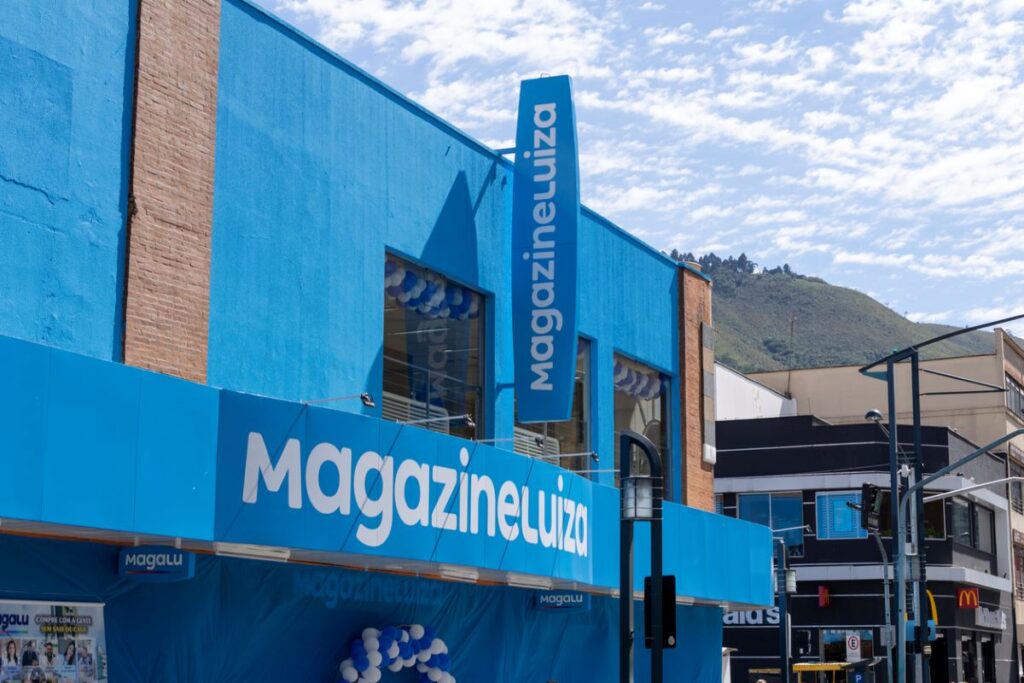 Magazine Luiza (MGLU3) sobe mais de 7% com queda nos juros futuros