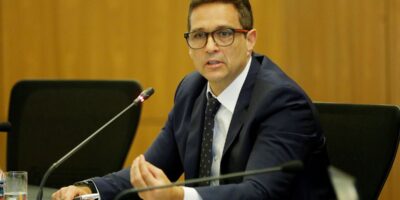 Nubank (ROXO34) convida Campos Neto para ser diretor após quarentena