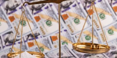 Dólar oscila em dia de Ptax após dados fortes do emprego