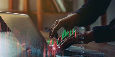 Petrobras (PETR4), Banco do Brasil (BBAS3) e Sanepar (SAPR11) agitam o mercado nesta sexta-feira; veja mais destaques