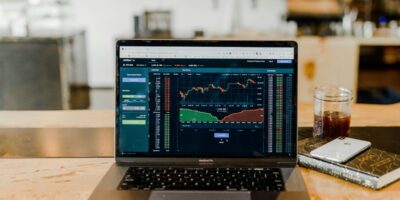 Ibovespa fecha em queda com recuo de bancos e educação; Itaú (ITUB3) cai 1,19%