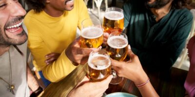 Ambev (ABEV3): após alta no lucro, vale a pena investir nas ações?