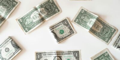 Dólar cai a R$ 5,5376 e cenário se mantém favorável para queda no câmbio