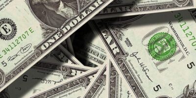 Dólar cai, com maior apetite ao risco e alocação em mercados emergentes