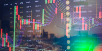 Ibovespa cai 0,31%, com Petrobras (PETR4) e Vale (VALE3) em direções opostas. Isa Cteep (TRPL4) dispara 5,2%