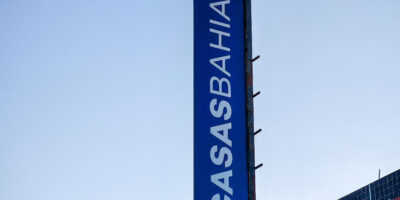 Casas Bahia (BHIA3) anuncia parceria com Mercado Livre para impulsionar varejo digital