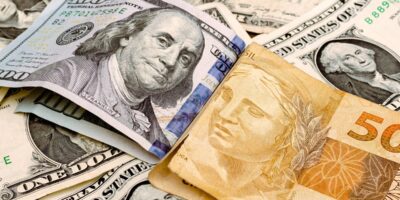 Dólar tem 8º pregão consecutivo de queda com fluxo externo e fecha a R$ 5,6306
