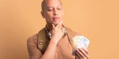 Dividendos de Eztec (EZTC3) e Eternit (ETER3) serão pagos nesta segunda