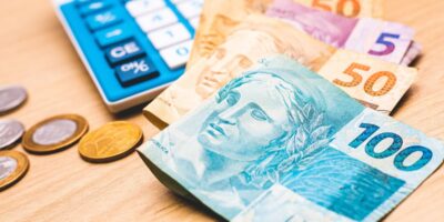 Juros futuros recuam com alívio externo e queda do petróleo