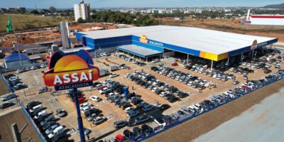 Assaí (ASAI3) despenca e puxa Ibovespa (IBOV) para queda com realização de lucros