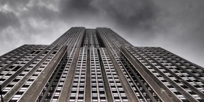 Fundo imobiliário CACR11 volta a despencar; IFIX abre semana em queda