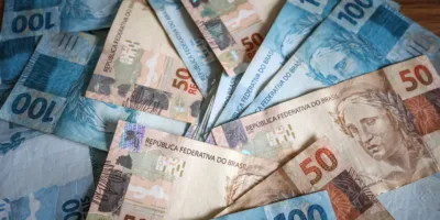 B3 (B3SA3) e Lojas Renner (LREN3) pagam dividendos nesta terça-feira; saiba mais