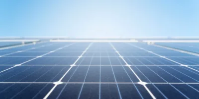 SNEL11 renova máxima após relatório que mostra maior previsibilidade de receitas