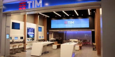 Proventos em telecomunicações: TIM (TIMS3) e Telefônica Brasil (VIVT3) anunciam dividendos e JCP