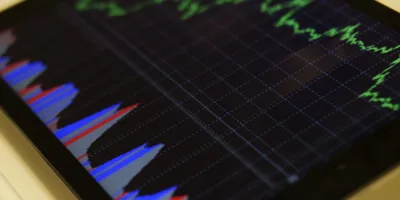 Ibovespa fecha em baixa, mas saldo de janeiro é o melhor desde 2020