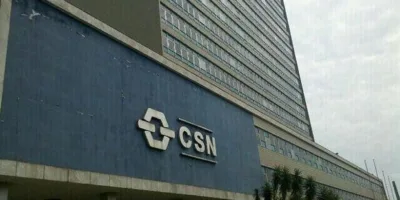 CSN (CSNA3) acelera venda de ativos para atacar dívida biliária