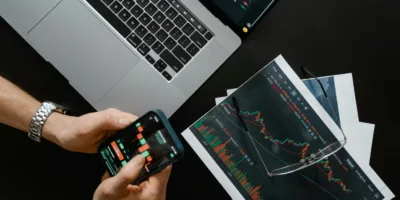 SNME11 resiste aos juros e entrega alfa em dezembro