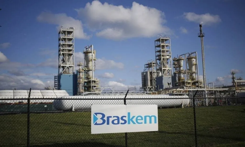 Novo dono, velha dívida: Braskem (BRKM5) muda de fase sob pressão