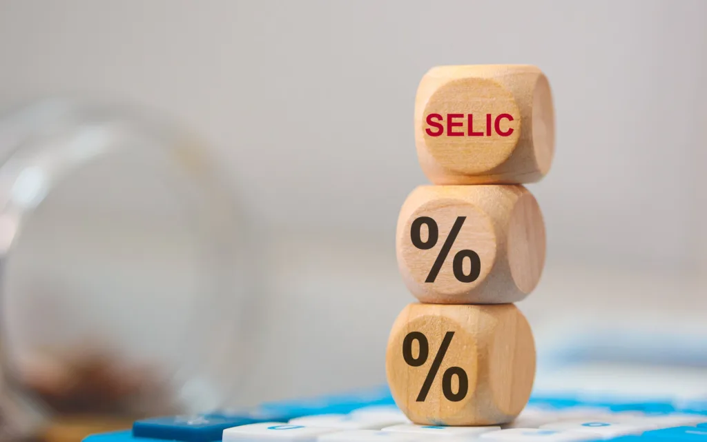 Selic alta mantém ETFs pós-fixados em evidência; veja como esses fundos capturam os juros