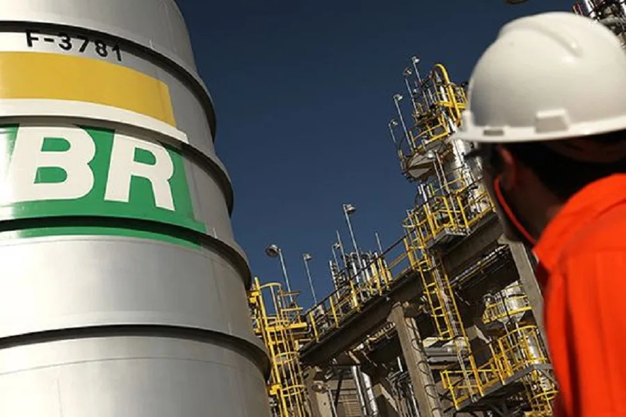 Petrobras (PETR4) abastece cofres públicos com R$ 72,4 bilhões em 3 meses