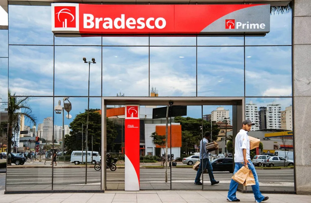 Bradesco (BBDC4) antecipa R$ 6,5 bilhões em JCP e reforça capital
