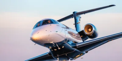 Embraer (EMBJ3) turbina jato campeão e analistas veem retorno de 52%