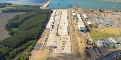 Suzano (SUZB3) troca terrenos por fatia de 10% em porto estratégico no Espírito Santo