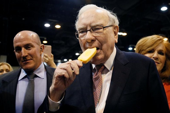 Berkshire Hathaway CEO Warren Buffett sorvete
