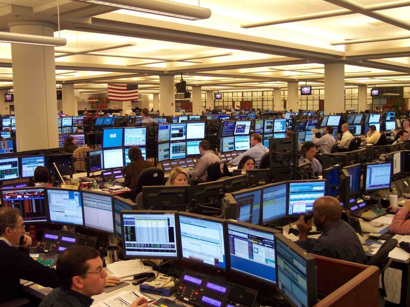 O que é uma mesa de operações e qual a sua importância para o mercado