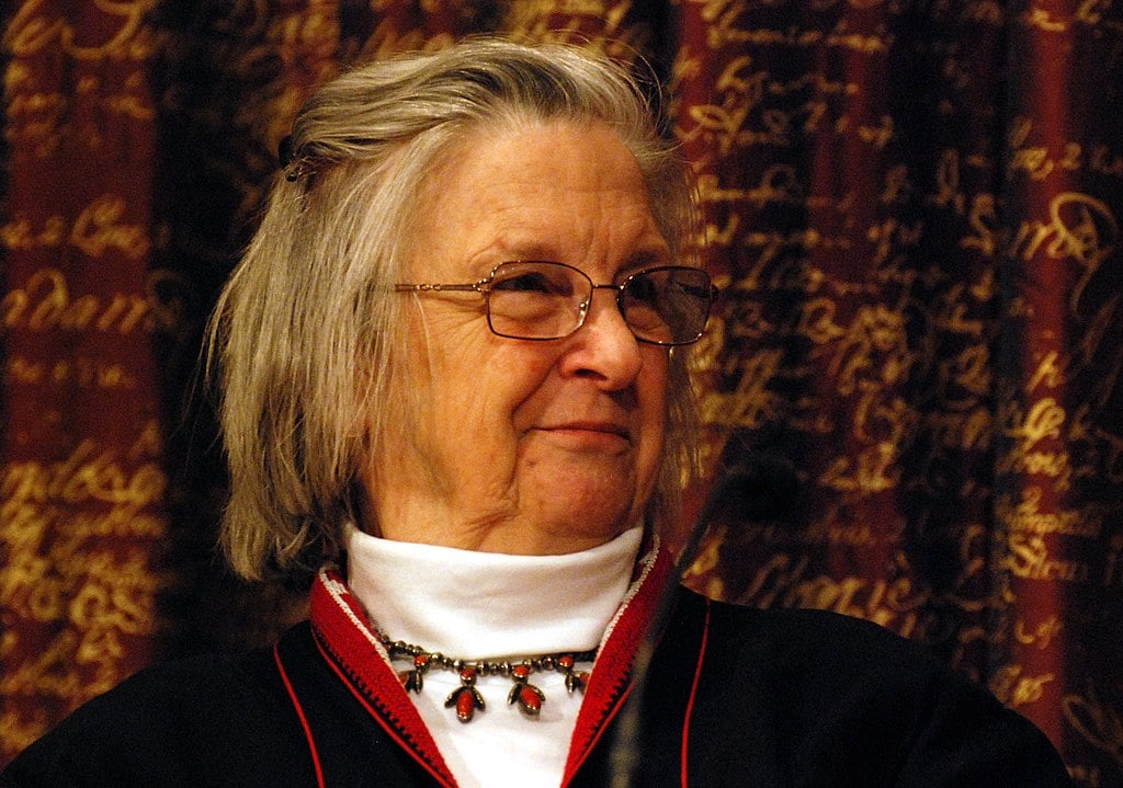 Elionor Ostrom