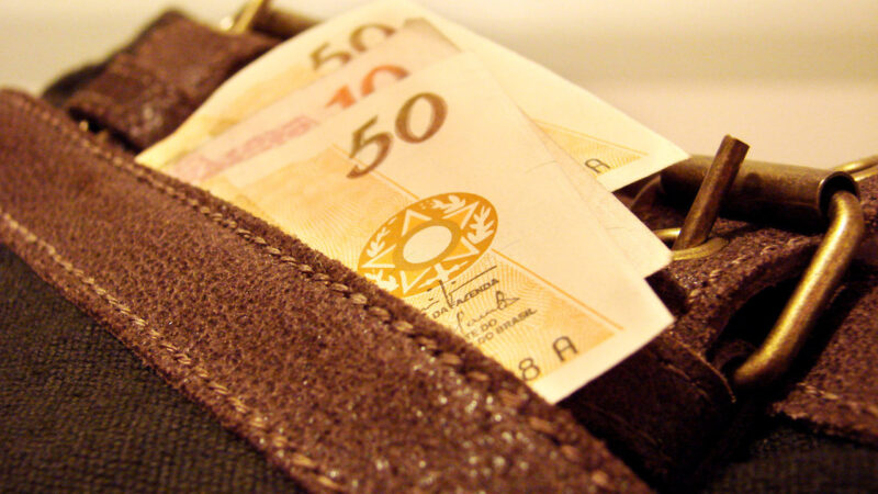Onde investir 100 mil: descubra como aplica esse dinheiro