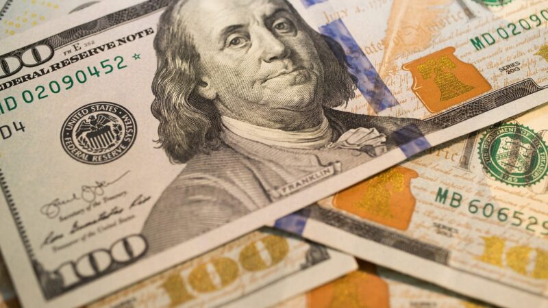 Morning Call: Dólar, Apple, Estímulos EUA, PIB americano, Resultados Trimestrais e IGP-M