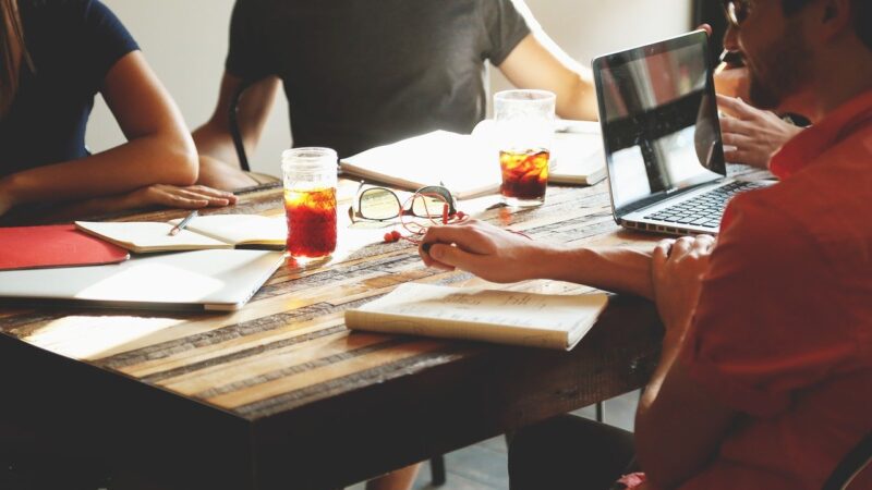 Resumo da Semana: Wise investimentos deixa XP e passa ao BTG Pactual, Rappi volta a demitir no Brasil, CEO da Cielo renúncia e Justiça confirma falência da MMX