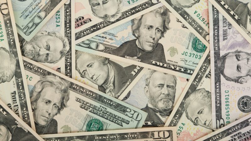 Morning Call: Dólar, Petrobras (PETR4), Taxa de desemprego brasileira, IGP-M e Balança comercial (EUA)