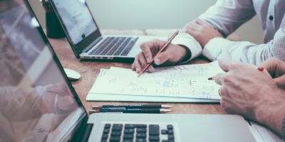 TOP 8 Empresas listadas que NUNCA tiveram PREJUÍZO