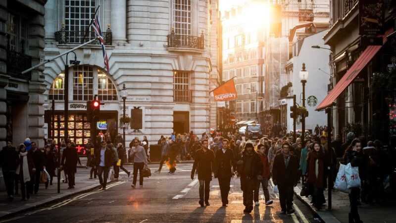Inflação na Europa recua, LDO de 2022 é aprovada e safra de IPOs na B3