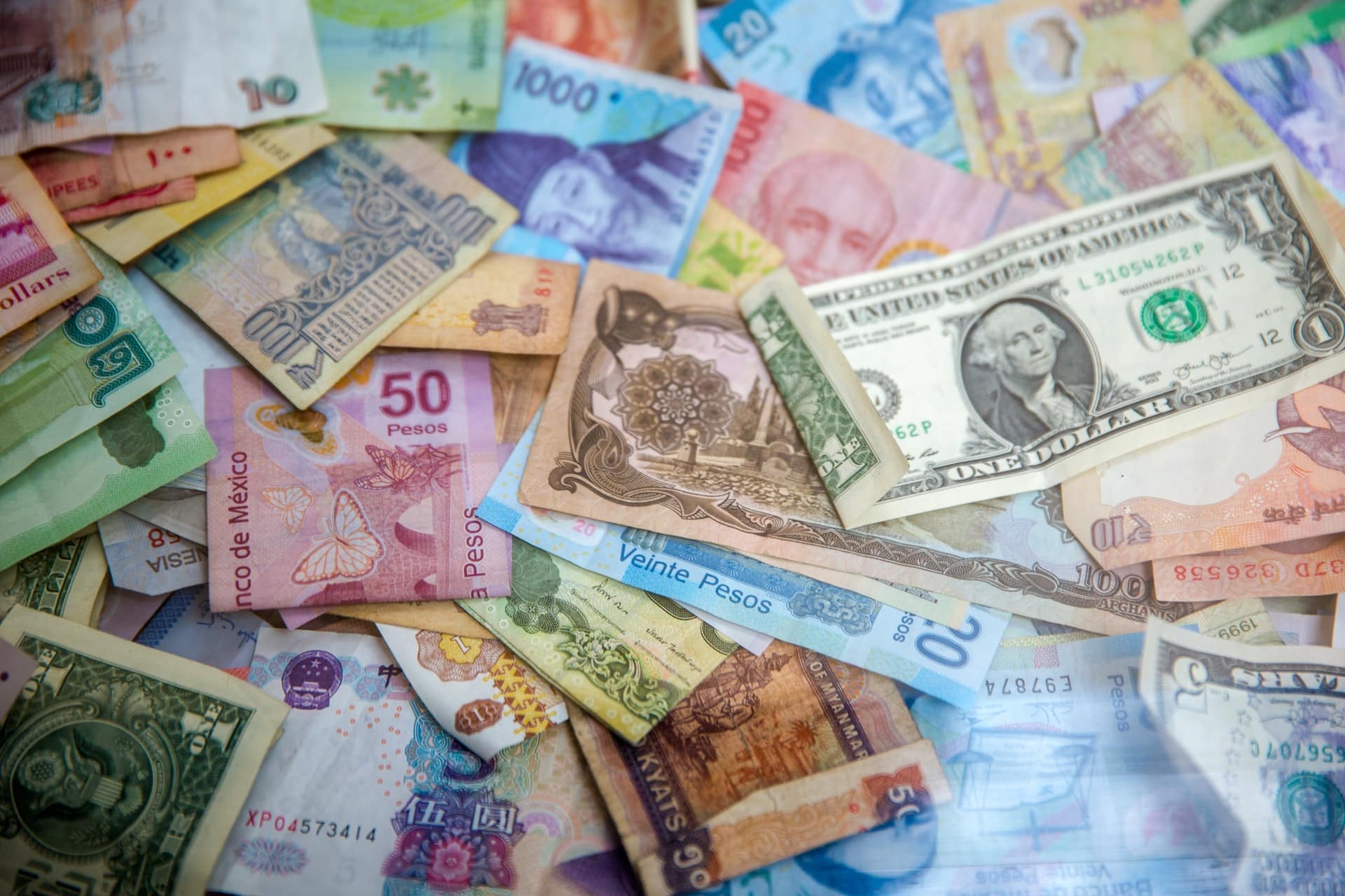 conhe-a-4-formas-de-investir-no-exterior-sem-sair-do-brasil