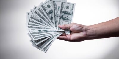 Vale a pena investir em VIA (VIIA3)? Entenda a opinião de Tiago Reis